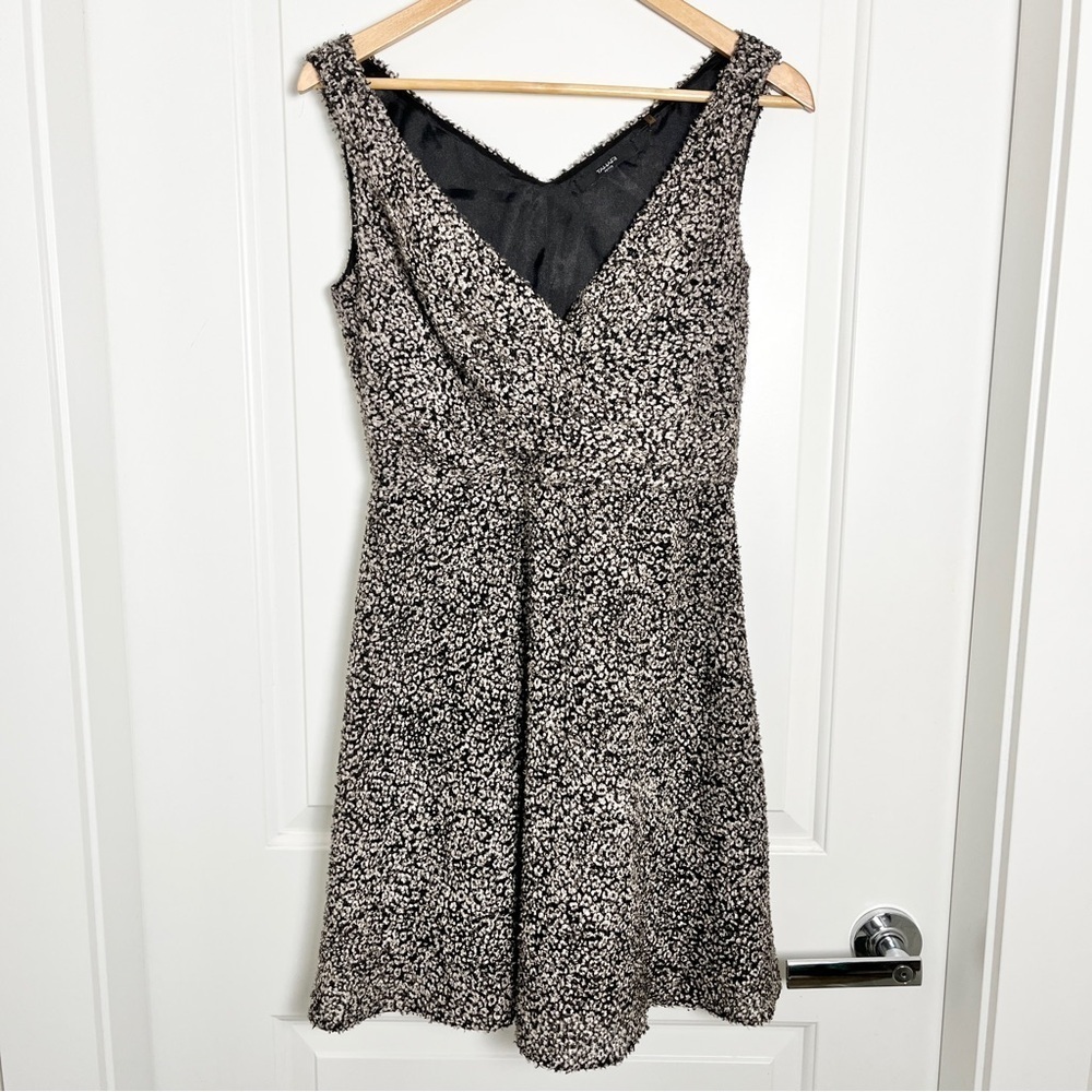 Tahari Boucle Tweed V-Neck Chic A-Line Dress - Black & Cream - Size 2